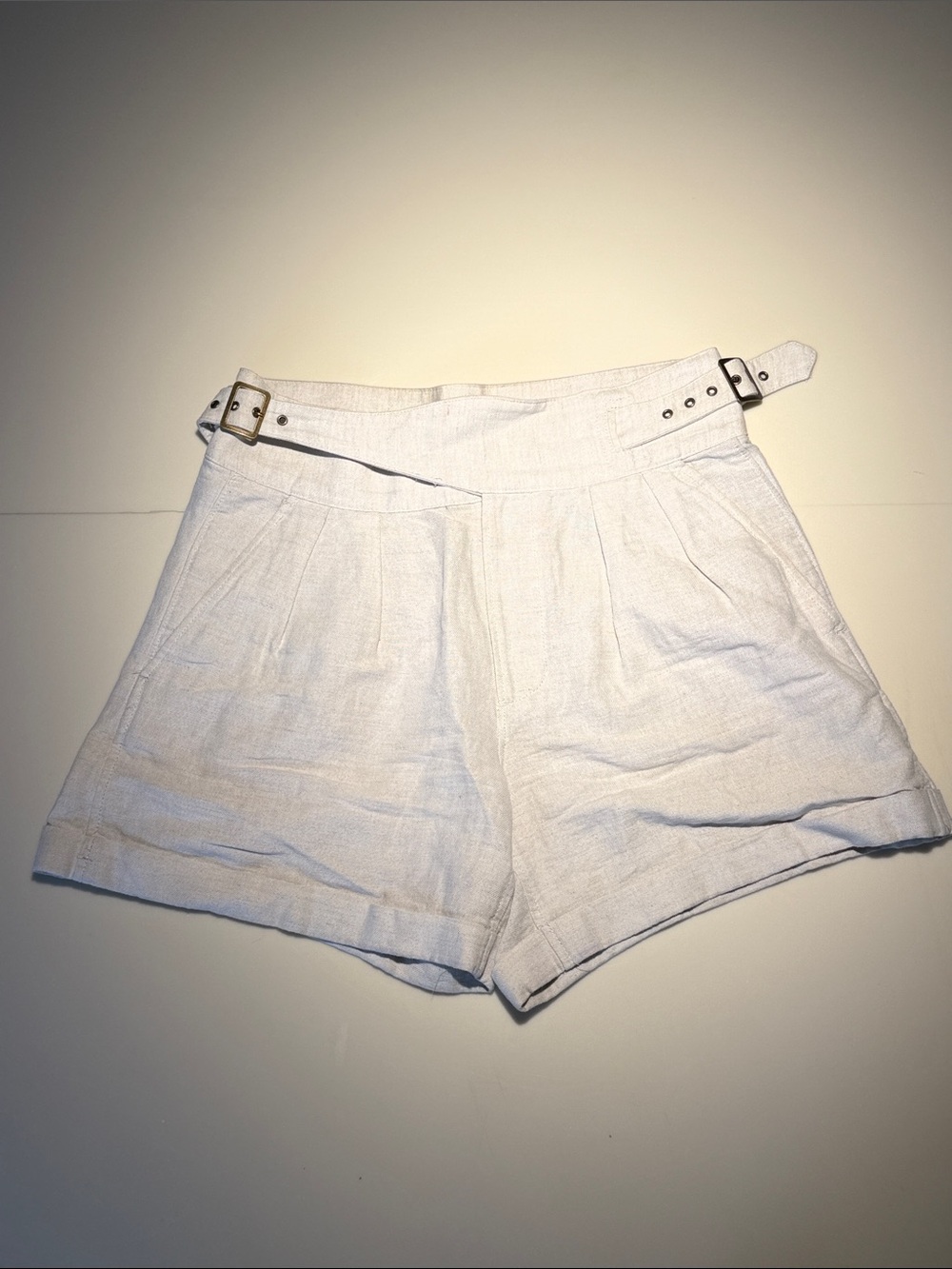 Banana Republic High-Rise White Linen Blend Women’s Shorts with Belt